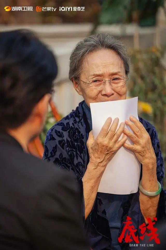 《流金岁月》里的蒋南孙奶奶，2年后又演《底线》，惊艳了5分钟  第1张