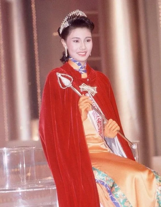 “大美人”李嘉欣喜迎54岁生日，与老公许晋亨甜蜜秀恩爱  第4张