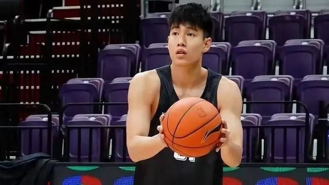 21岁新星加盟辽宁！杨鸣再添新帮手，2支NBA球队邀请徐昕试训