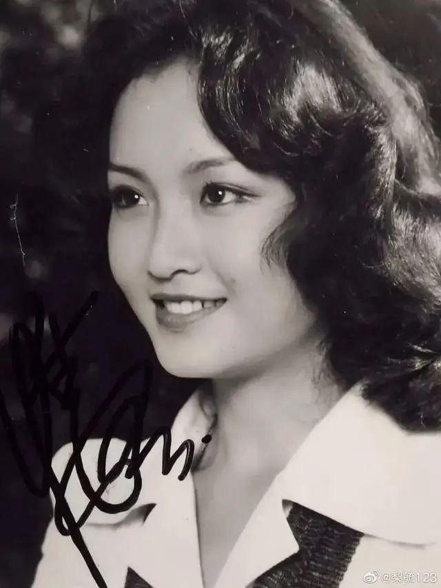 同一张脸，演完《情圣》33年后，又演《唐人街探案2》，她彻底没认出  第7张