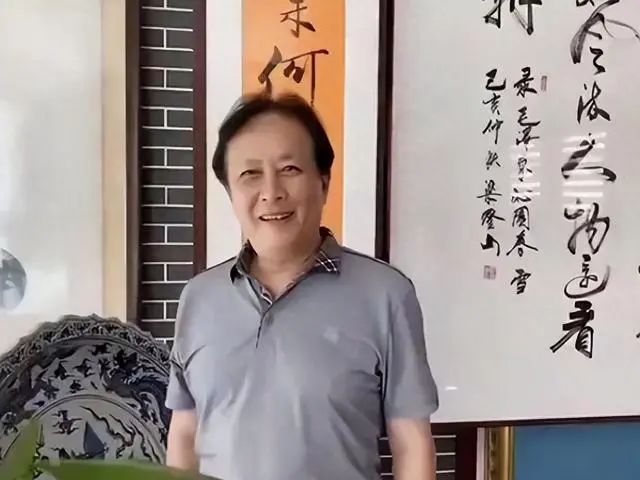 唐国强情史：前妻除夕夜自杀，再娶小12岁娇妻，国内淘金国外花？