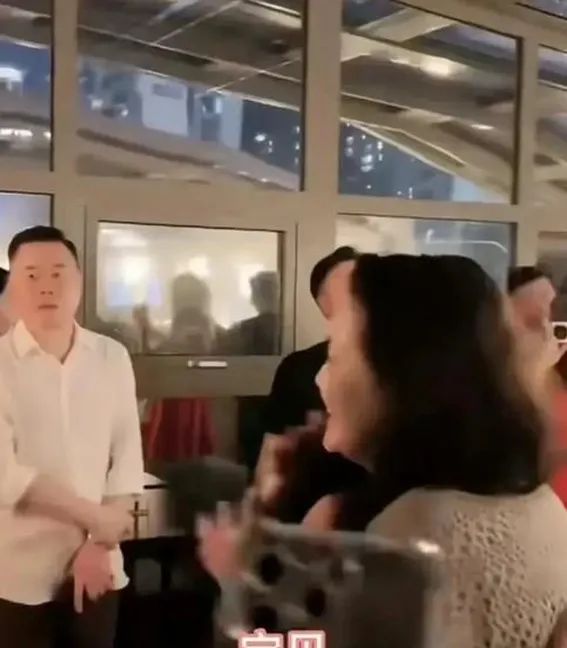 张兰开炮！揭秘大S婚变内幕：豪门公主的火爆脾气与禁拍婚纱照之谜