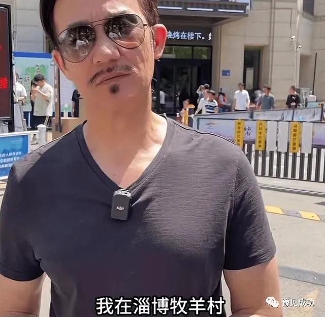 知名港星李子雄淄博吃烧烤被拒门外！感叹能上烧烤需要勤奋与缘分  第12张