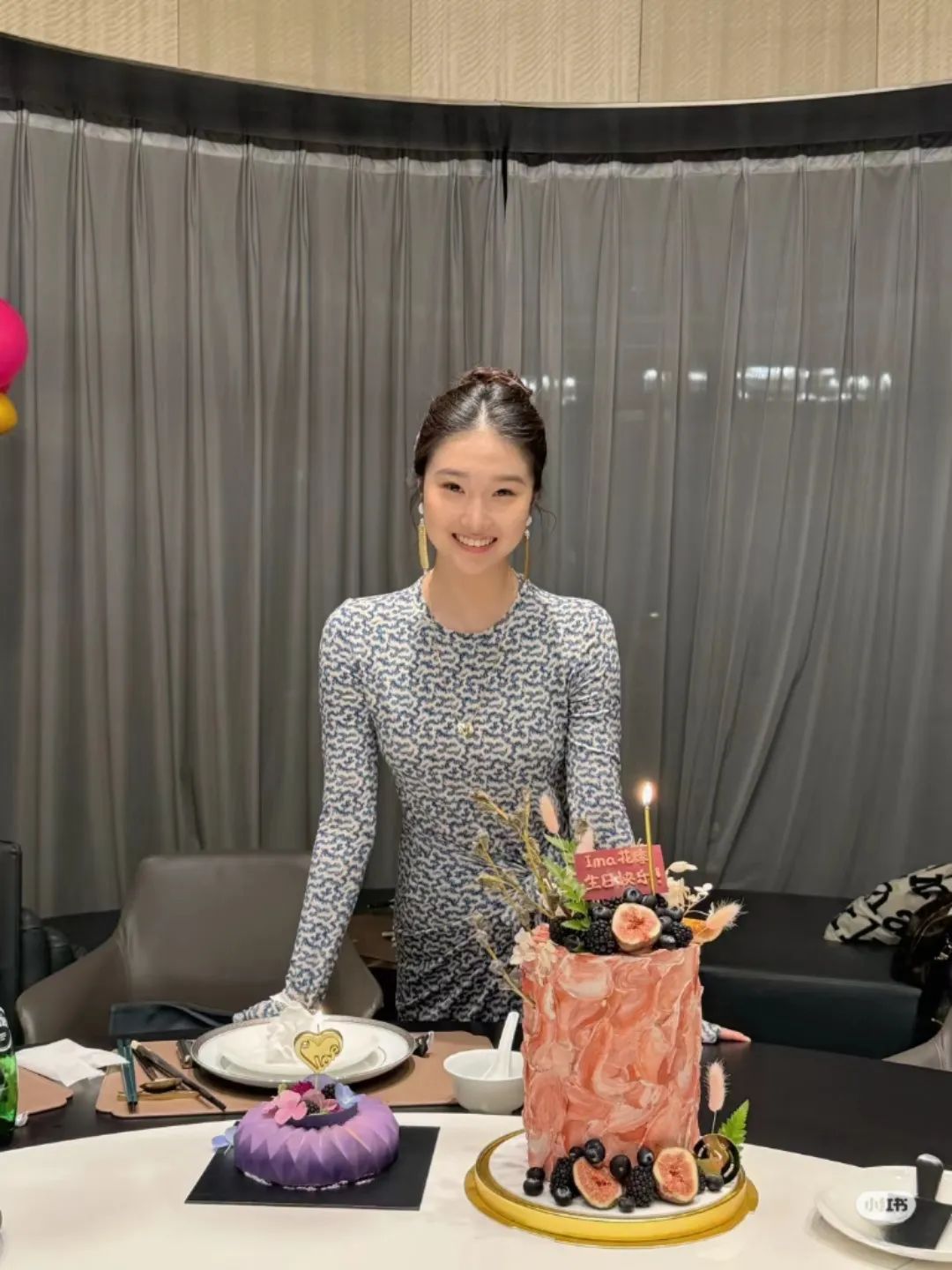 马伊琍女儿生日照引热议，16岁文爱马略显成熟，脸蛋随爸但不如妈美  第1张