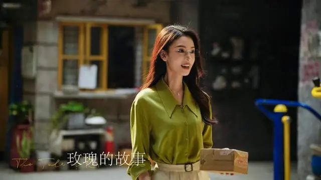 给《玫瑰的故事》女演员颜值排名，第1名第2名当之无愧，第3名40年前就火了  第9张