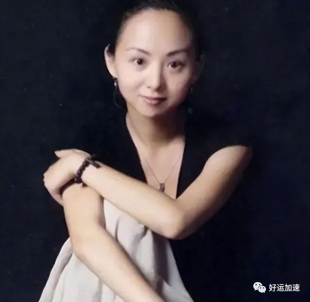 春晚“千手观音”的聋哑人领舞，被富豪苦追8年，如今却成了这样