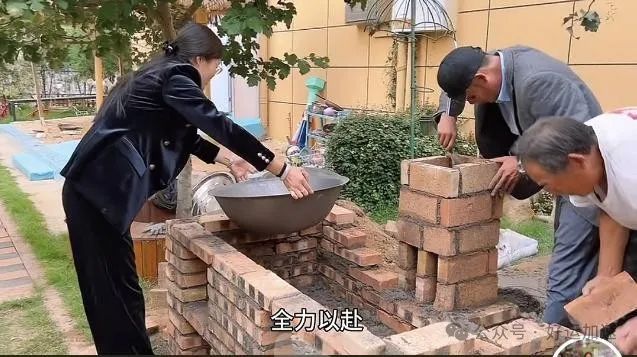 “辛者库”幼儿园小孩熟练做饭火了！学费八百多，网友：建议全国推广  第4张