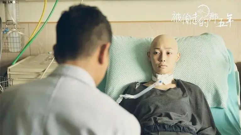 同样演“光头造型”，把杨幂、白百何、刘浩存、张敏放在一起对比，差异太明显  第5张