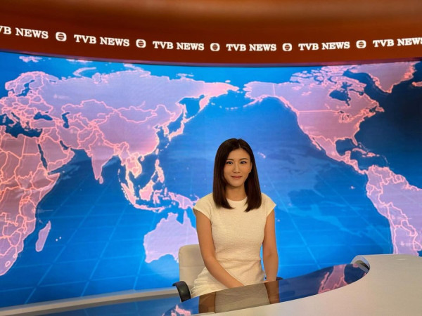 TVB新闻女主播宣布离职，网友称其为翻版刘佩玥，有人建议她参加港姐选美比赛。